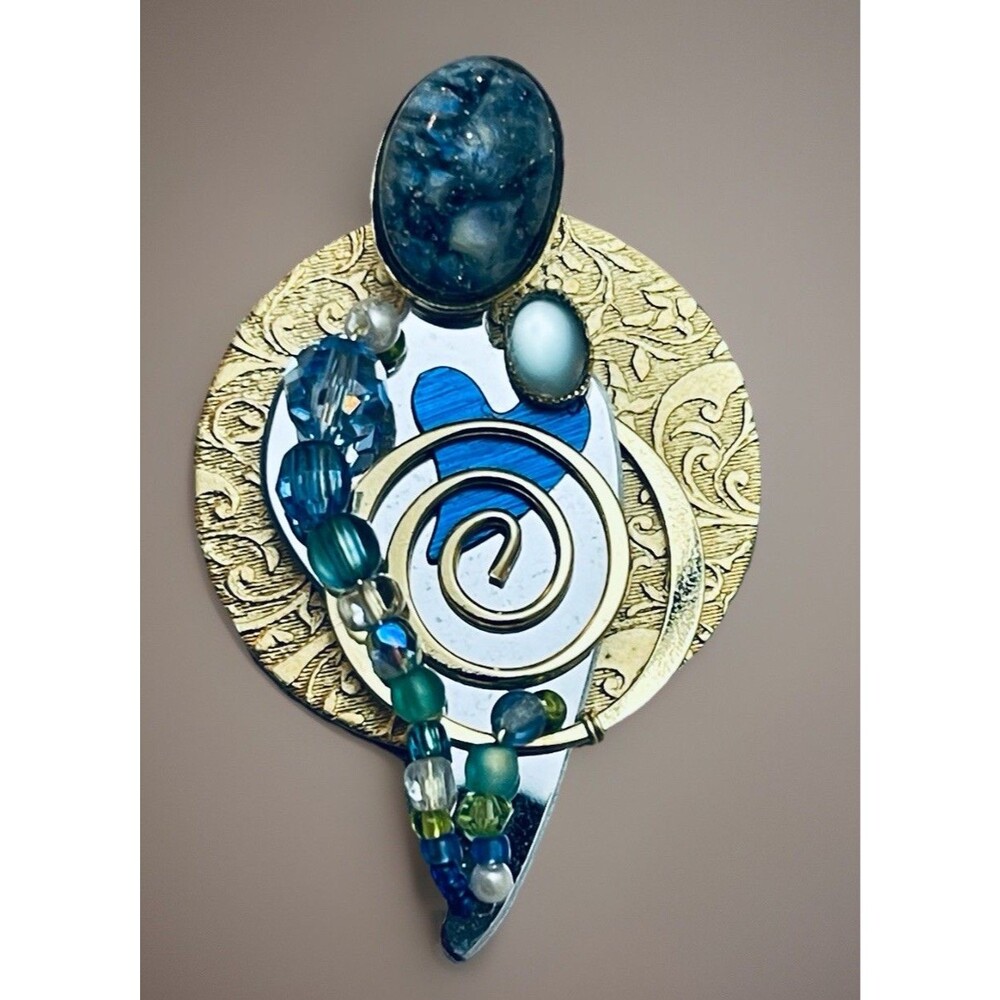 LizTech 2010 Signed Artisan Brooch Gold Tone Mirror Beads Woman Heart Swirl 2"